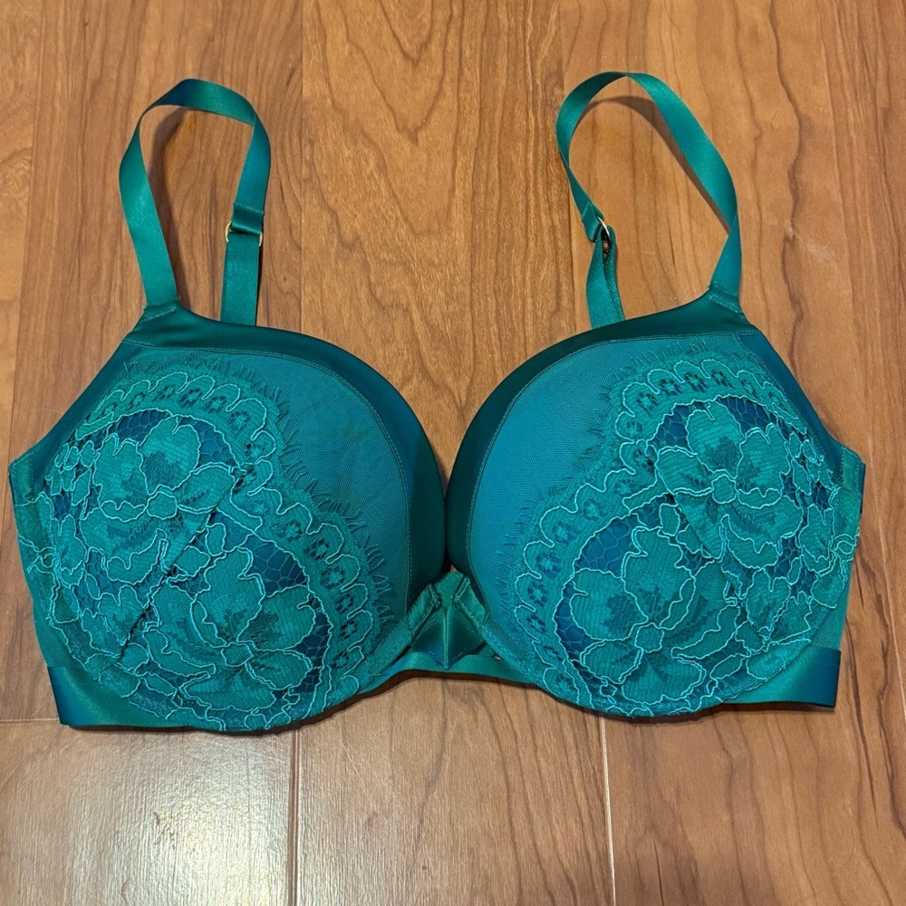 NWOT VICTORIAS SECRET Very Sexy Push Up Bra Green Lace‎ size 32DDD